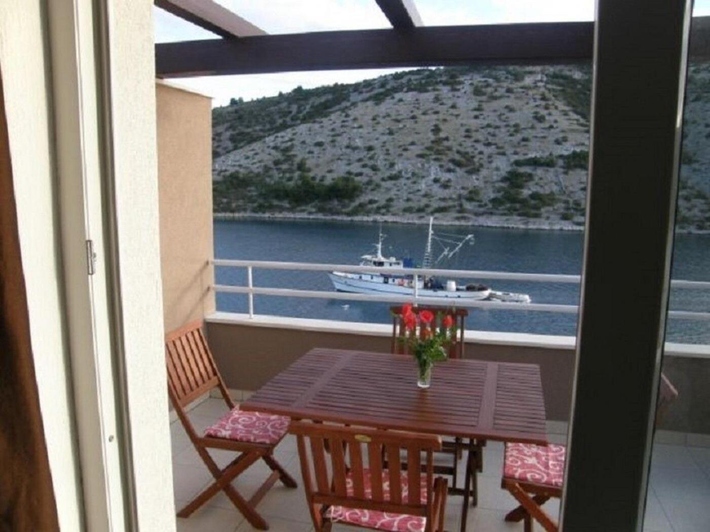 Apartments Ljubi Vinišće المظهر الخارجي الصورة