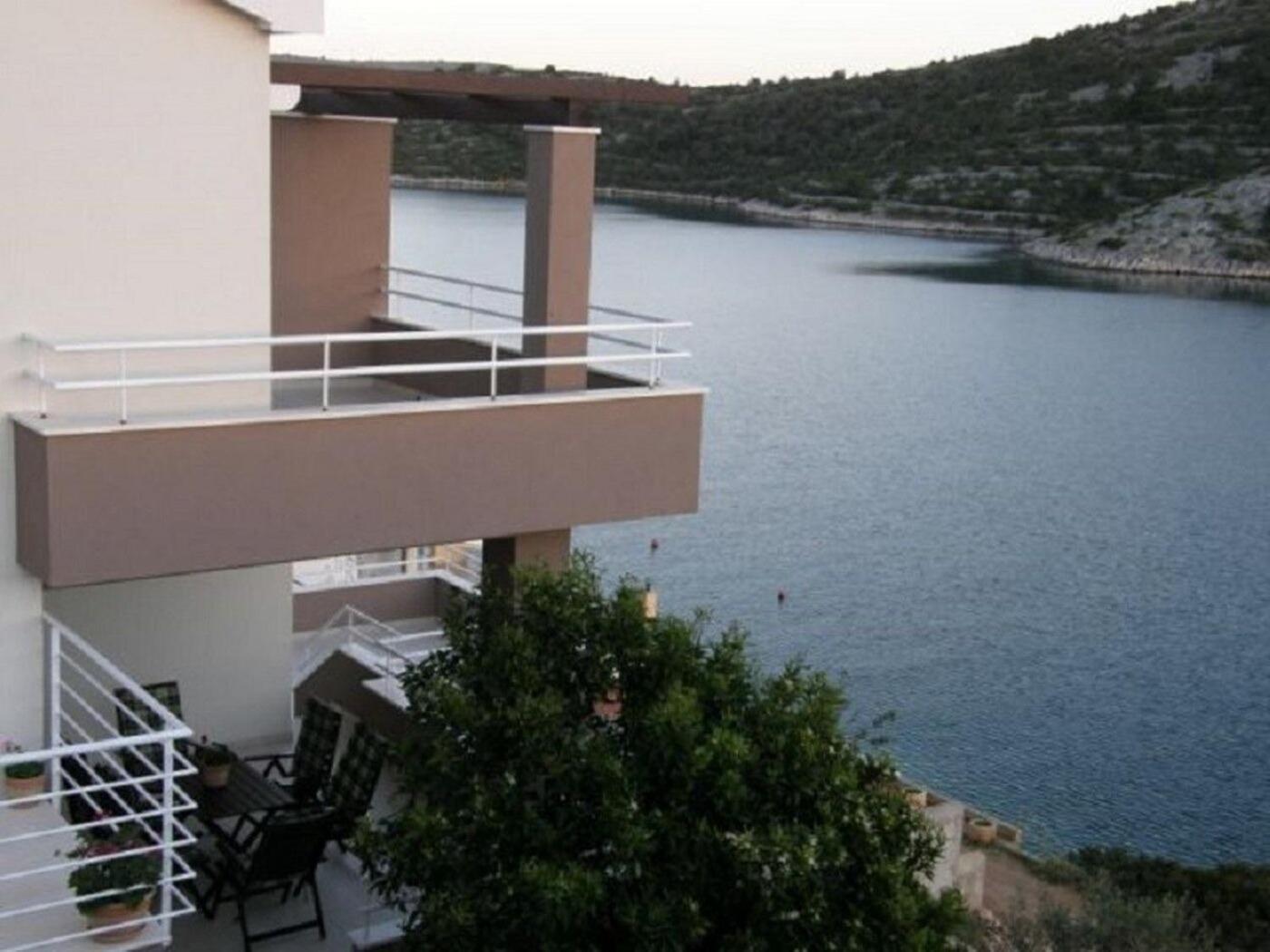 Apartments Ljubi Vinišće المظهر الخارجي الصورة